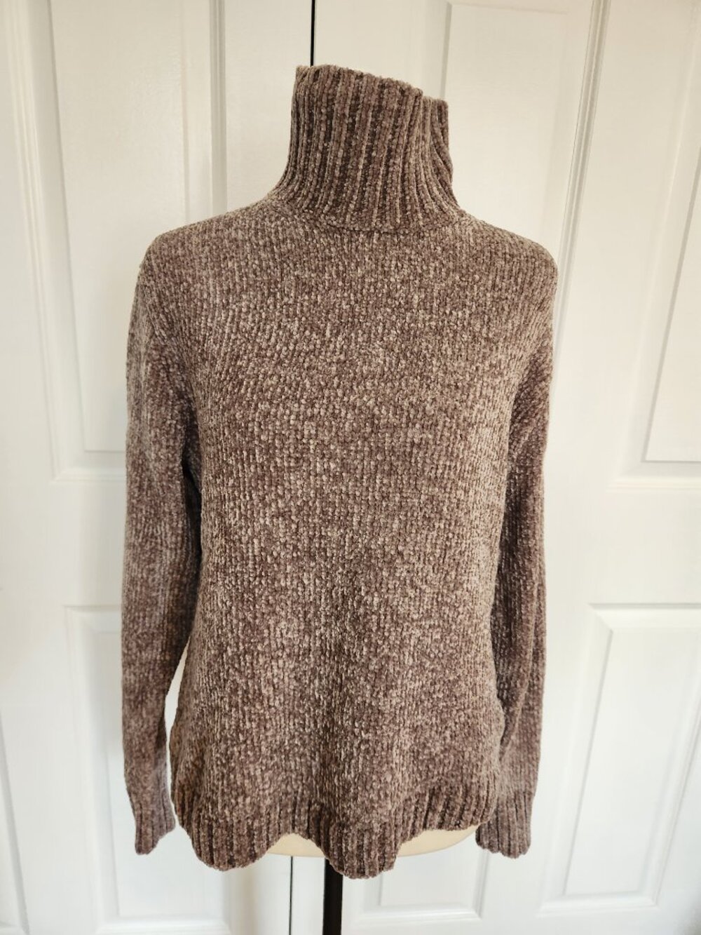 Calvin Klein mock turtleneck sweater nwt